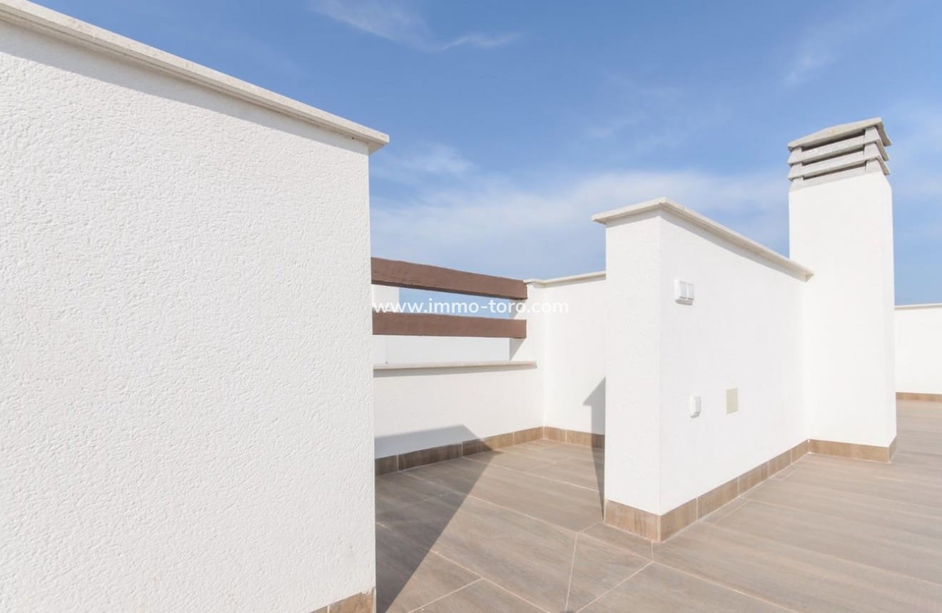 2 slaapkamer Appartement te koop in Los Balcones met zwembad - € 320.000 (Ref: 9944895)