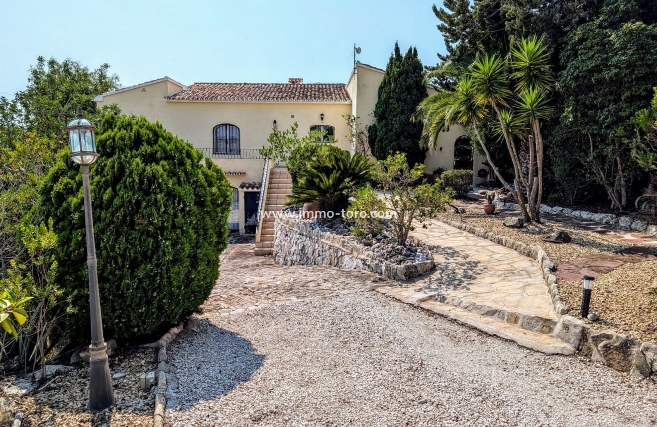 4 soverom Villa til salgs i Moraira med svømmebasseng - € 875 000 (Ref: 9958857)
