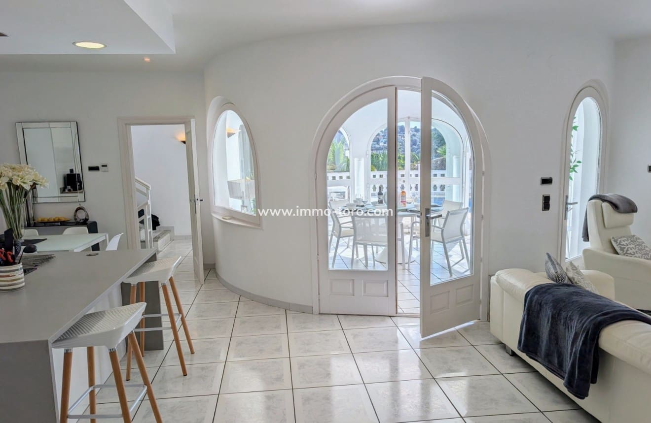 3 soveværelse Villa til salg i Moraira med swimmingpool - € 1.100.000 (Ref: 9958858)