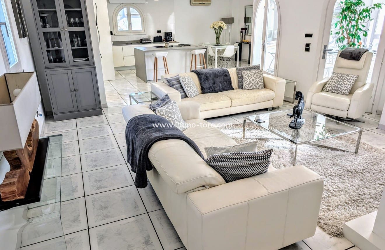 3 soveværelse Villa til salg i Moraira med swimmingpool - € 1.100.000 (Ref: 9958858)