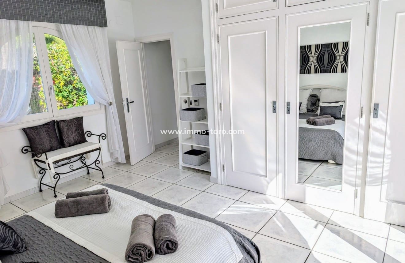 3 soveværelse Villa til salg i Moraira med swimmingpool - € 1.100.000 (Ref: 9958858)