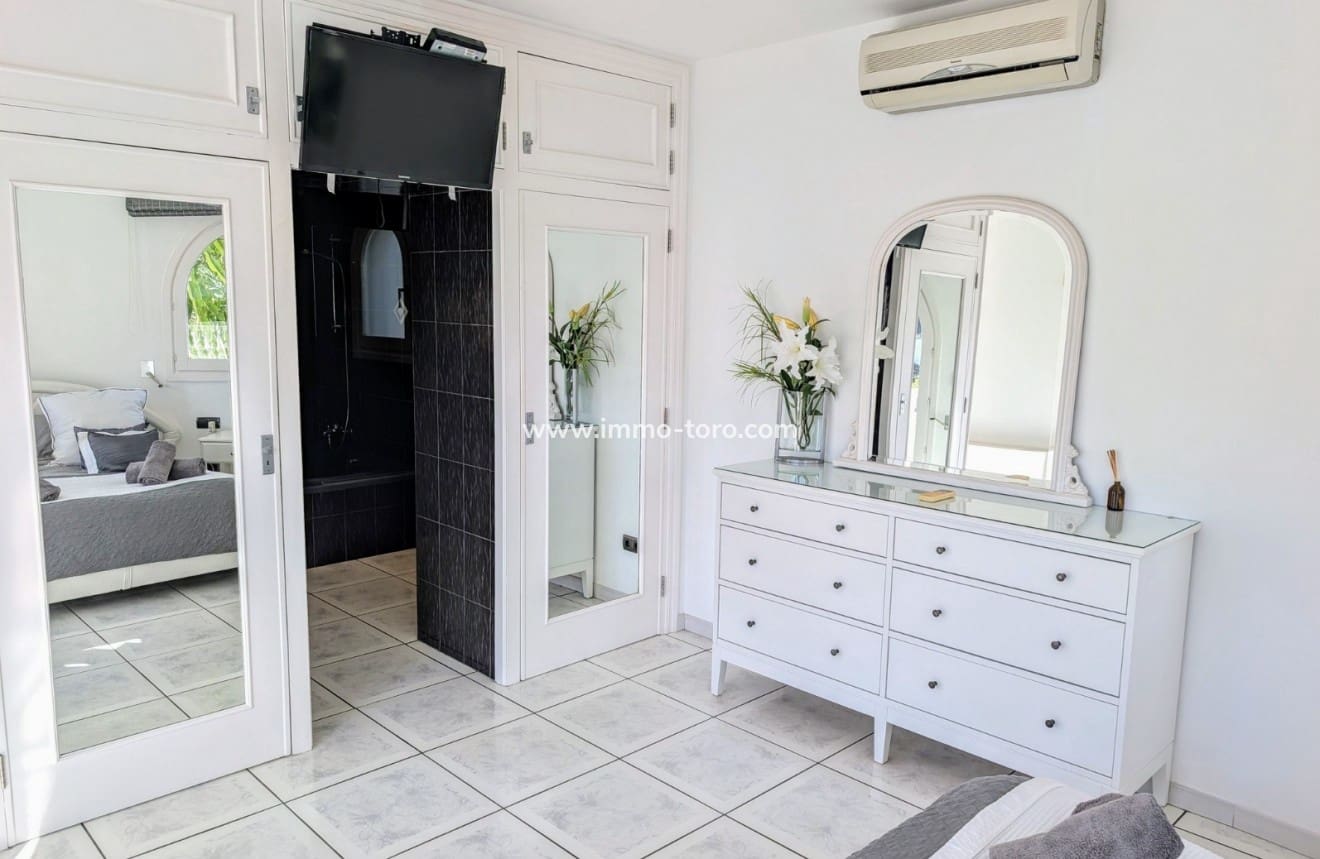 3 soveværelse Villa til salg i Moraira med swimmingpool - € 1.100.000 (Ref: 9958858)