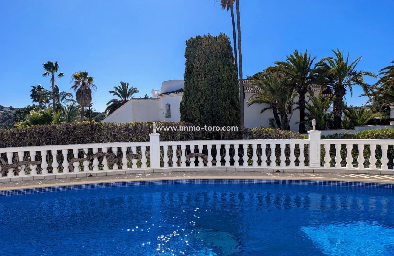 3 soveværelse Villa til salg i Moraira med swimmingpool - € 1.100.000 (Ref: 9958858)