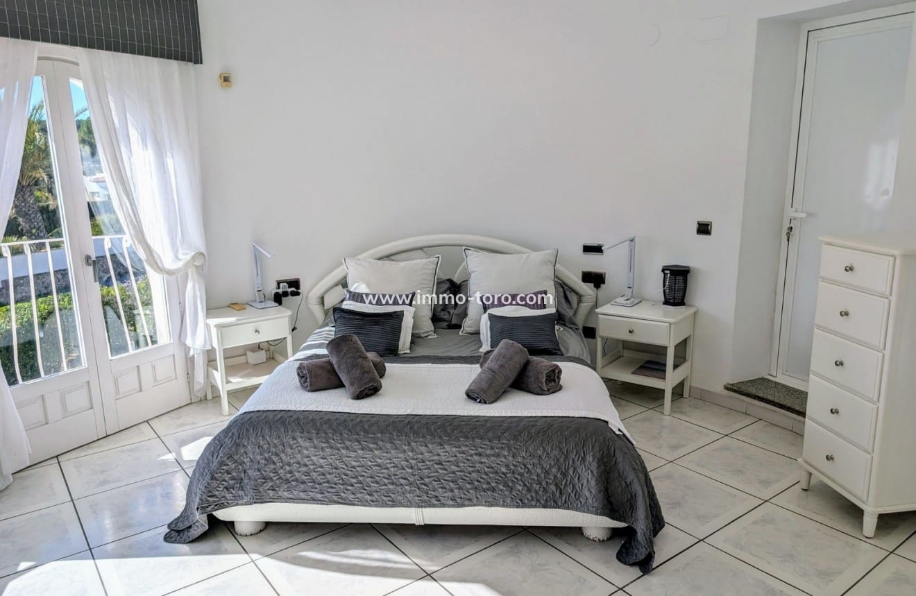 3 soveværelse Villa til salg i Moraira med swimmingpool - € 1.100.000 (Ref: 9958858)