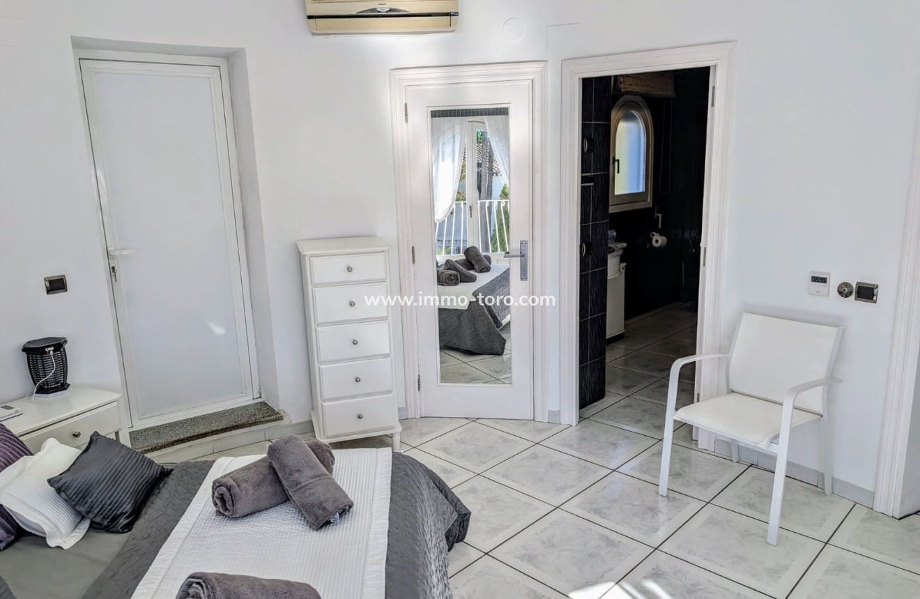3 soveværelse Villa til salg i Moraira med swimmingpool - € 1.100.000 (Ref: 9958858)