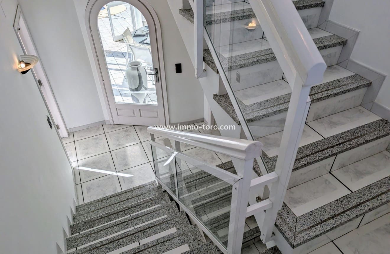 3 soveværelse Villa til salg i Moraira med swimmingpool - € 1.100.000 (Ref: 9958858)