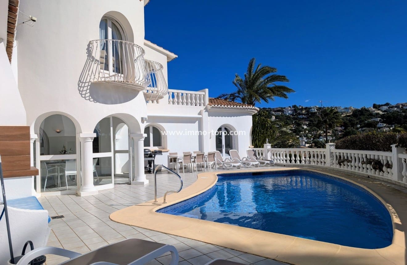 3 soveværelse Villa til salg i Moraira med swimmingpool - € 1.100.000 (Ref: 9958858)