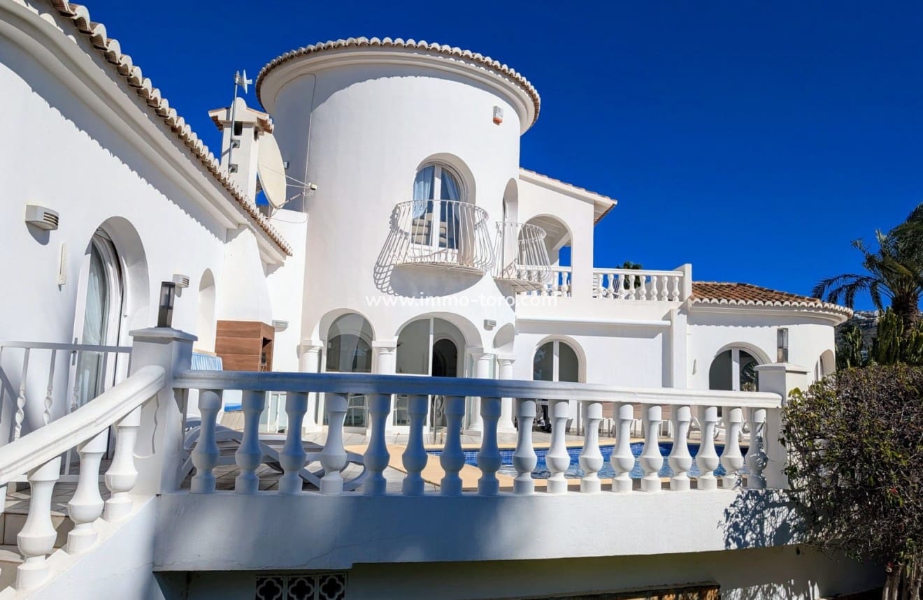 3 soveværelse Villa til salg i Moraira med swimmingpool - € 1.100.000 (Ref: 9958858)