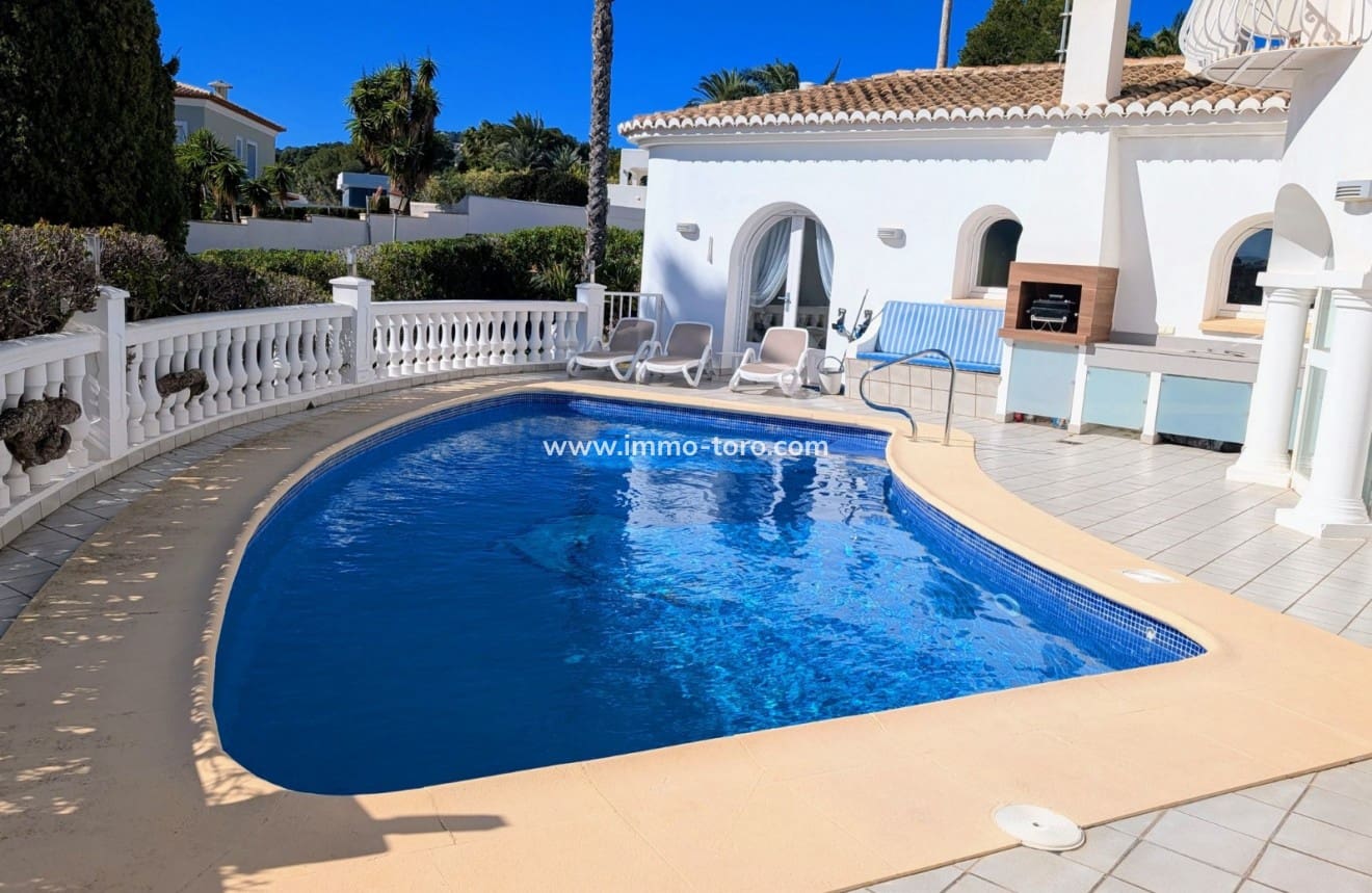 3 soveværelse Villa til salg i Moraira med swimmingpool - € 1.100.000 (Ref: 9958858)