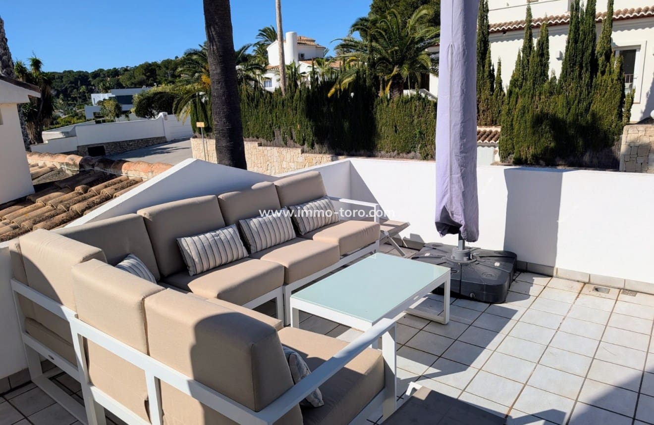 3 soveværelse Villa til salg i Moraira med swimmingpool - € 1.100.000 (Ref: 9958858)