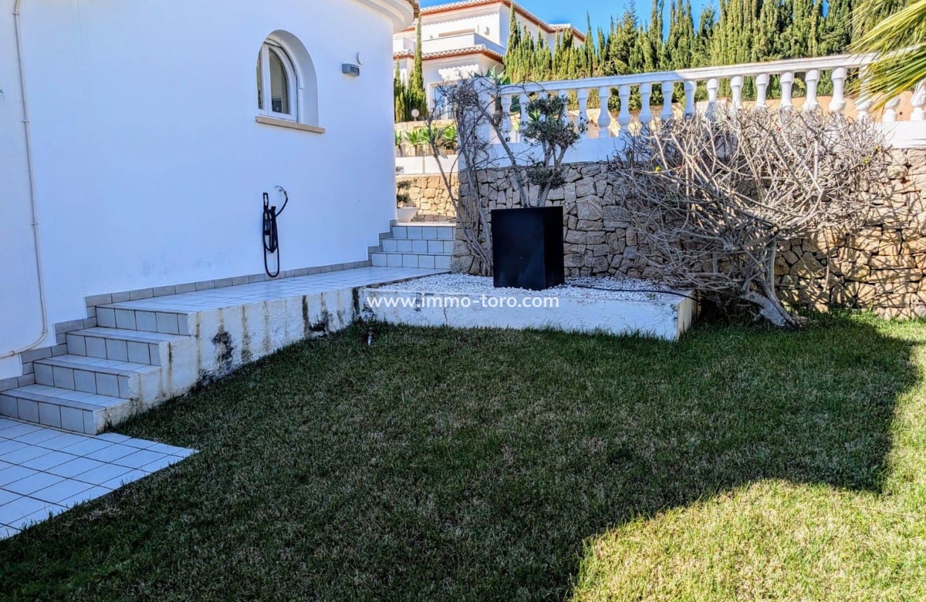 3 soveværelse Villa til salg i Moraira med swimmingpool - € 1.100.000 (Ref: 9958858)