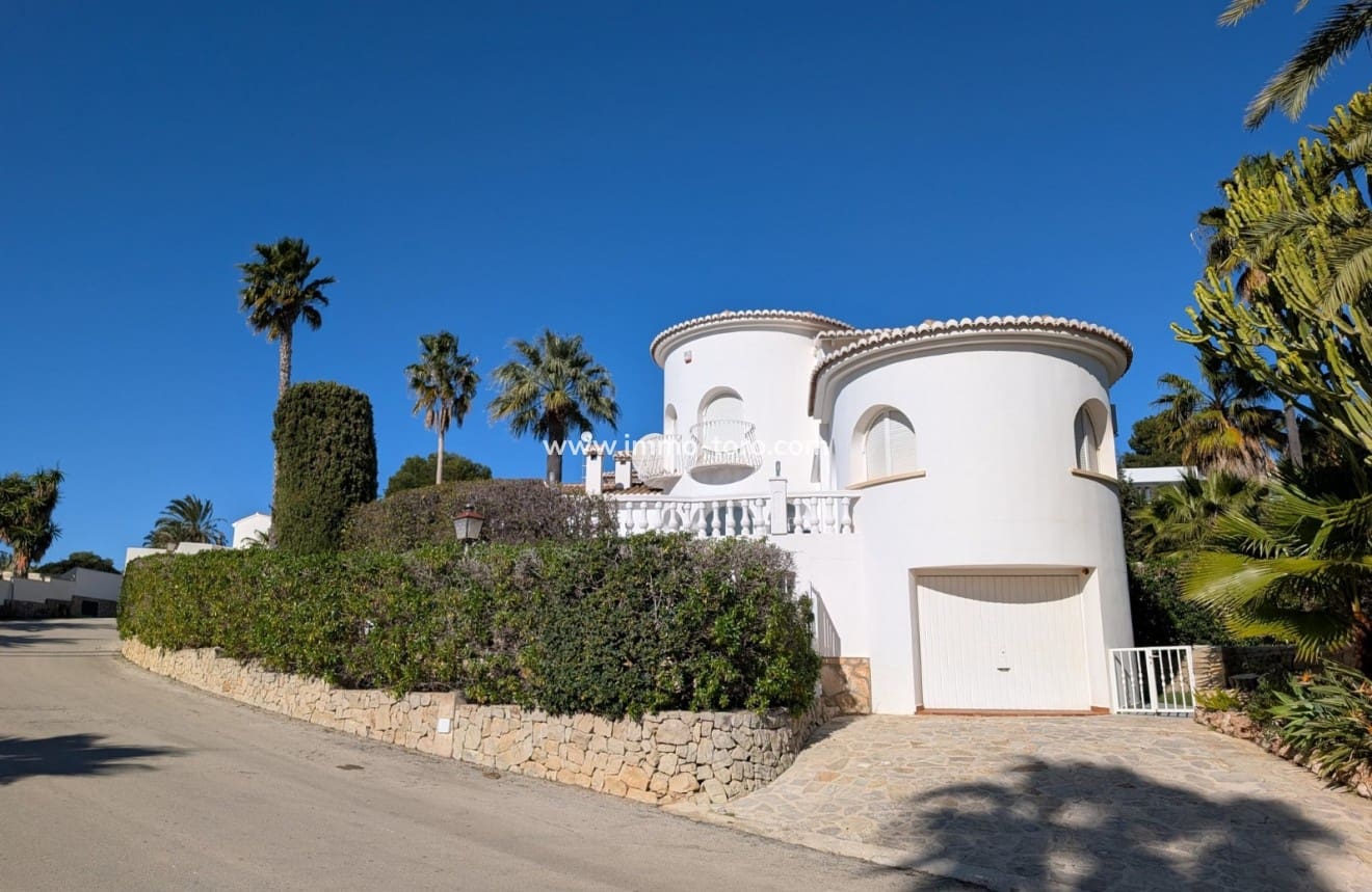 3 soveværelse Villa til salg i Moraira med swimmingpool - € 1.100.000 (Ref: 9958858)