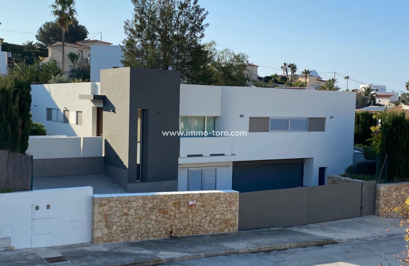 4 slaapkamer Villa te koop in Benissa met zwembad - € 1.250.000 (Ref: 9958859)