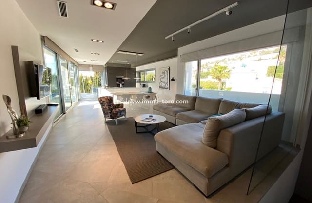 4 soverom Villa til salgs i Benissa med svømmebasseng - € 1 250 000 (Ref: 9958859)