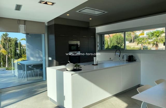 4 soverom Villa til salgs i Benissa med svømmebasseng - € 1 250 000 (Ref: 9958859)