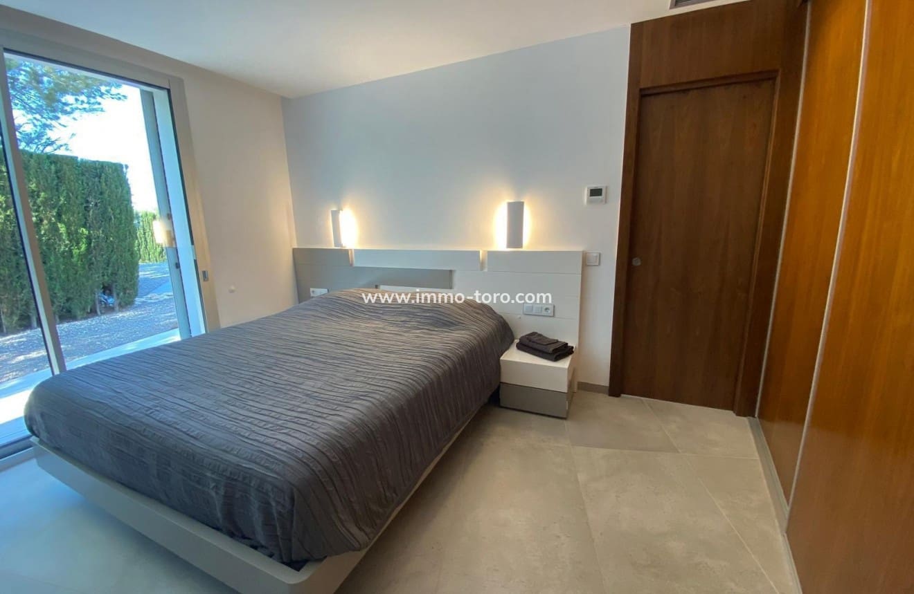 4 slaapkamer Villa te koop in Benissa met zwembad - € 1.250.000 (Ref: 9958859)
