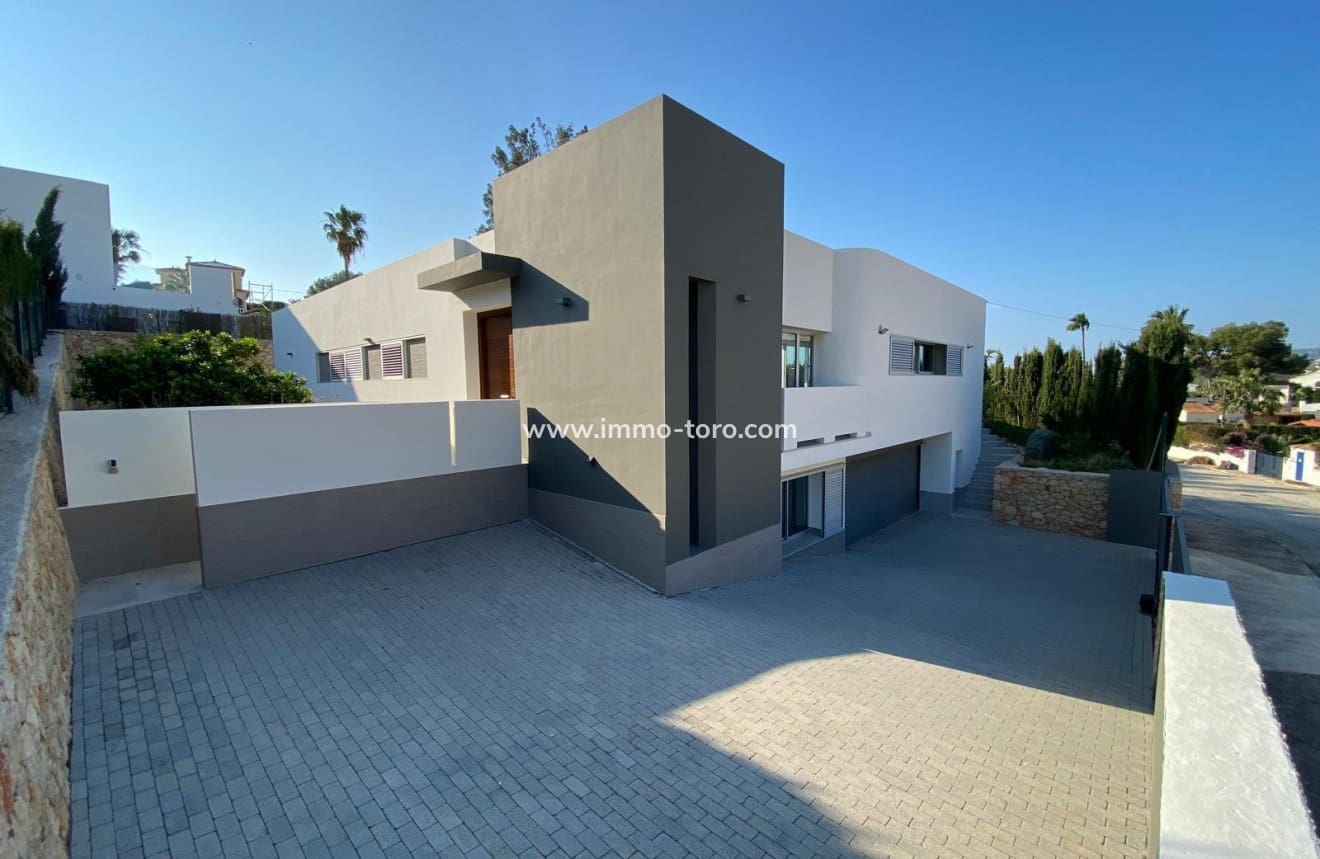 4 slaapkamer Villa te koop in Benissa met zwembad - € 1.250.000 (Ref: 9958859)