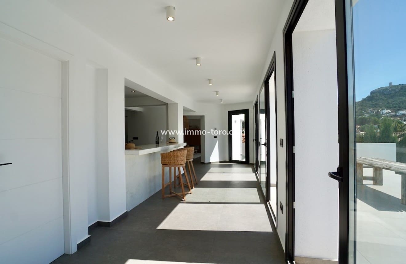 4 Zimmer Villa zu verkaufen in Moraira mit Pool - 1.495.000 € (Ref: 9958865)