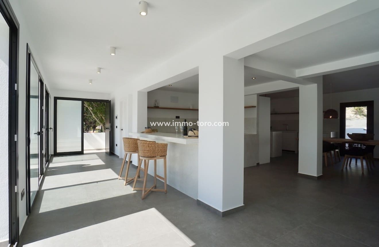 4 Zimmer Villa zu verkaufen in Moraira mit Pool - 1.495.000 € (Ref: 9958865)