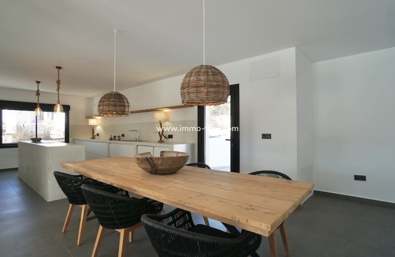 4 Zimmer Villa zu verkaufen in Moraira mit Pool - 1.495.000 € (Ref: 9958865)
