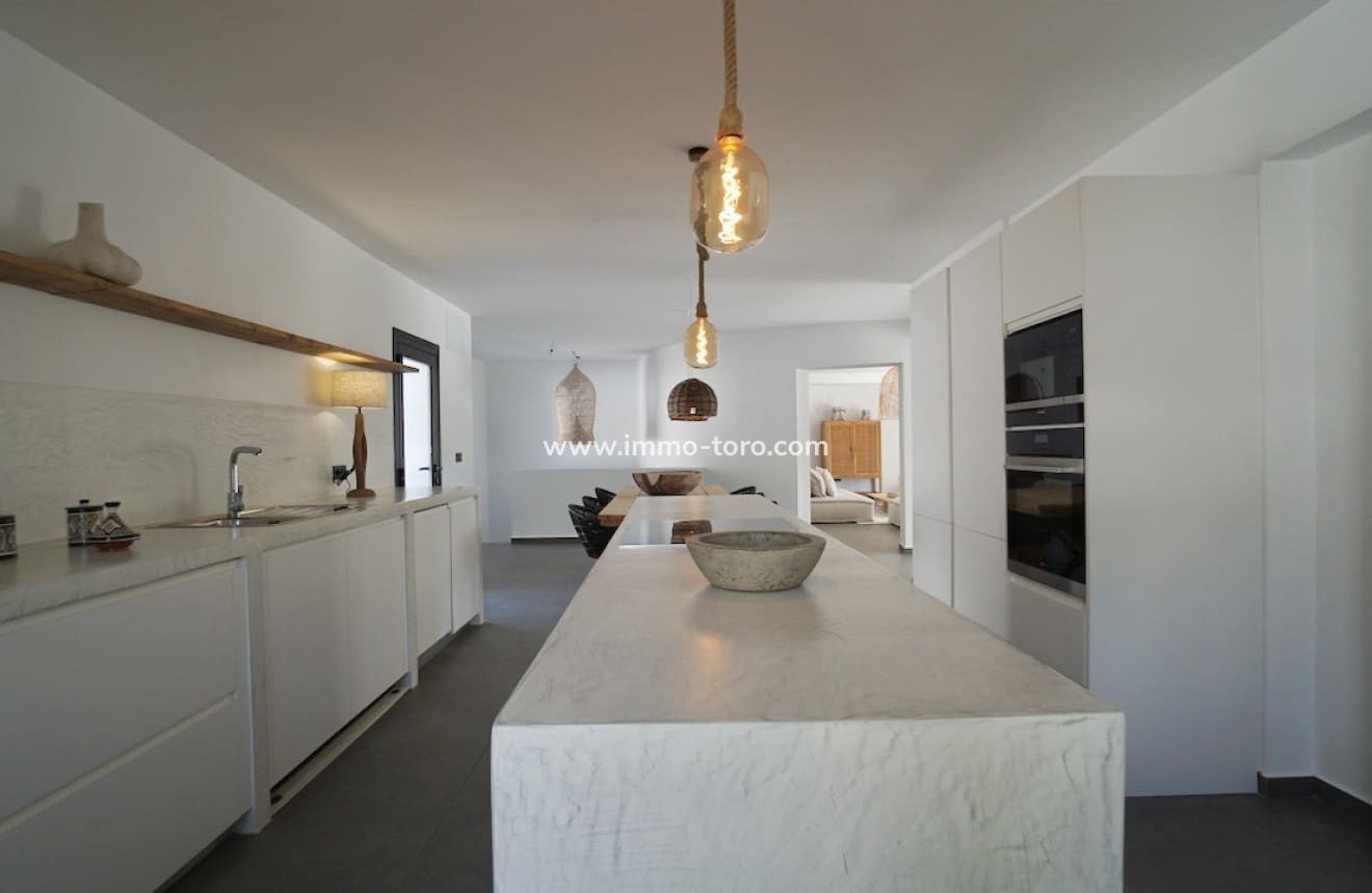 4 Zimmer Villa zu verkaufen in Moraira mit Pool - 1.495.000 € (Ref: 9958865)