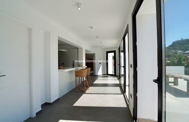 4 soverom Villa til salgs i Moraira, Teulada-Moraira med svømmebasseng - € 1 495 000 (Ref: 9958865)