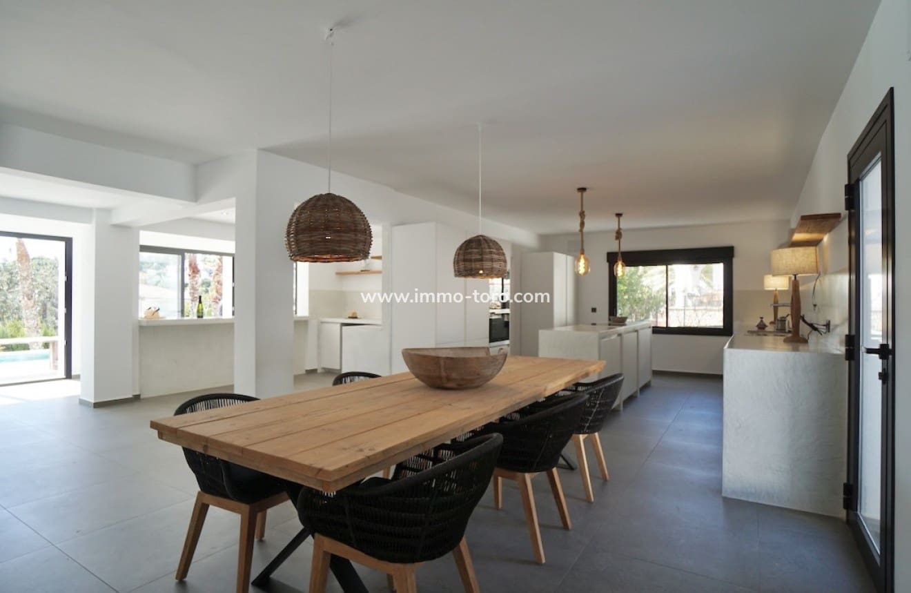 4 Zimmer Villa zu verkaufen in Moraira mit Pool - 1.495.000 € (Ref: 9958865)