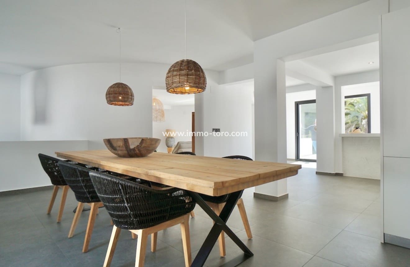 4 Zimmer Villa zu verkaufen in Moraira mit Pool - 1.495.000 € (Ref: 9958865)