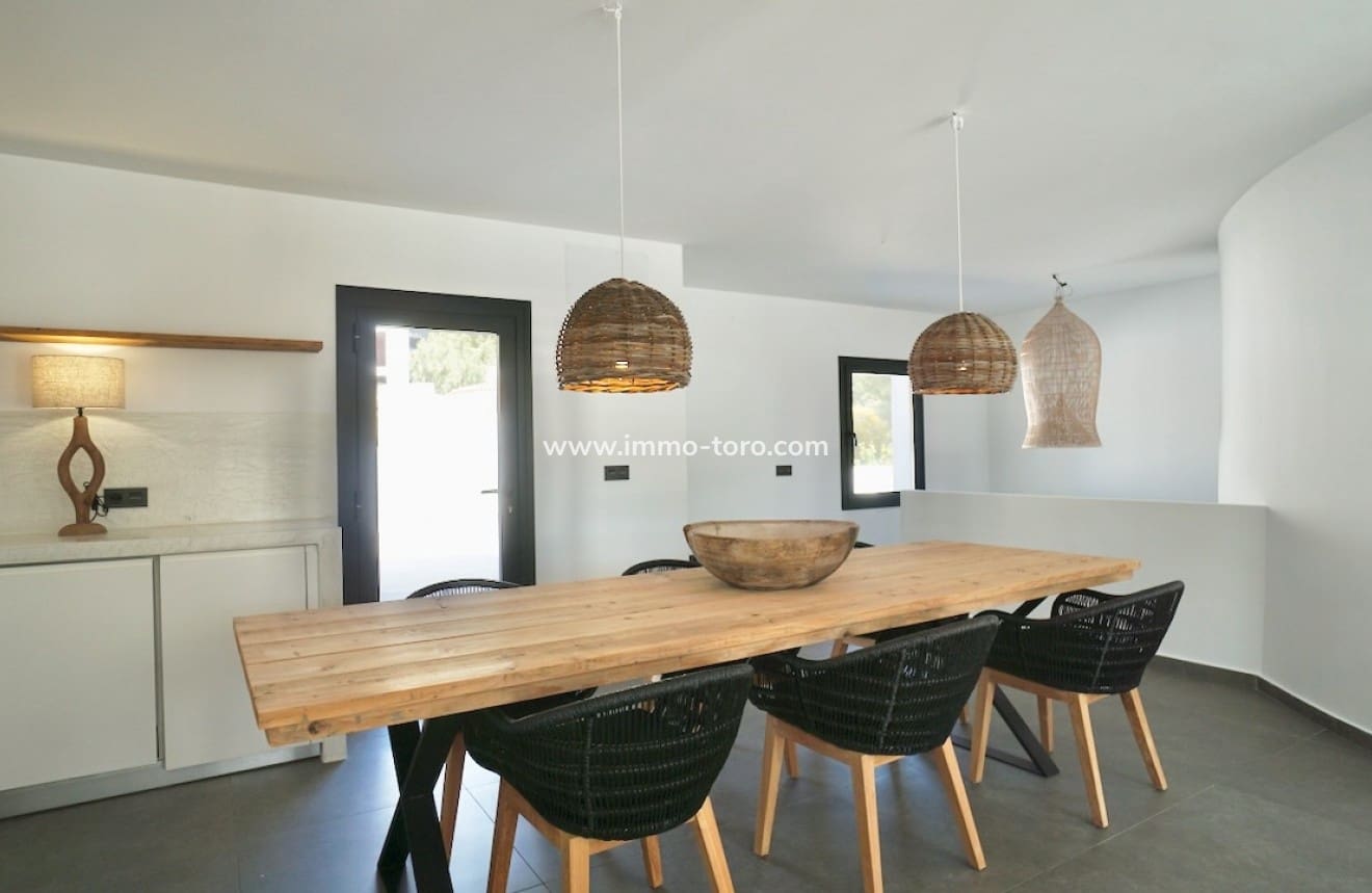 4 Zimmer Villa zu verkaufen in Moraira mit Pool - 1.495.000 € (Ref: 9958865)