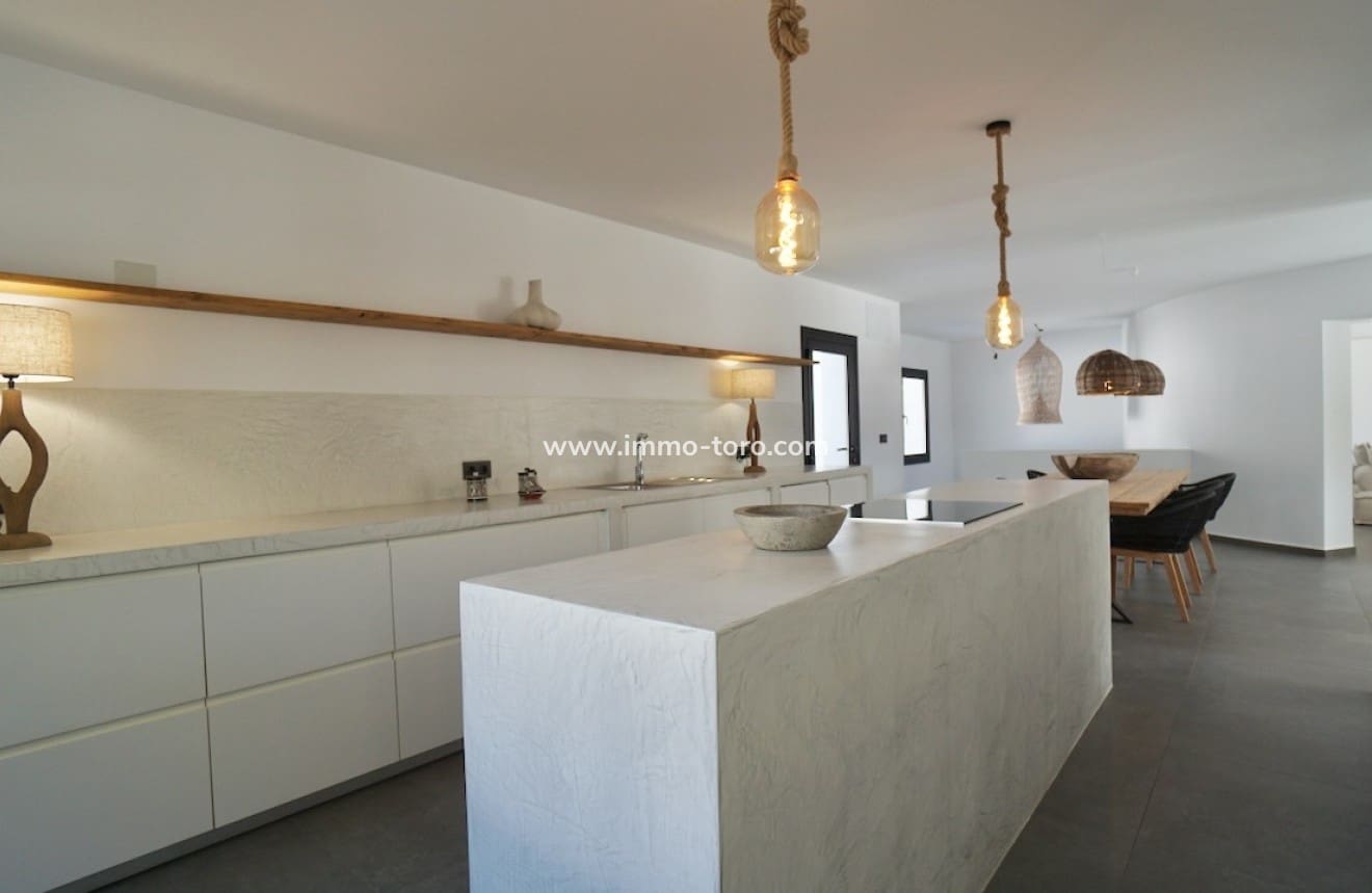 4 Zimmer Villa zu verkaufen in Moraira mit Pool - 1.495.000 € (Ref: 9958865)