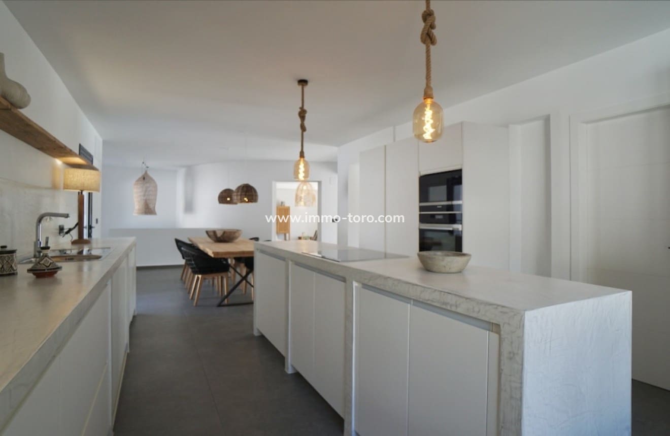 4 Zimmer Villa zu verkaufen in Moraira mit Pool - 1.495.000 € (Ref: 9958865)