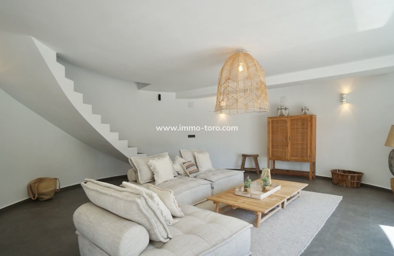 4 Zimmer Villa zu verkaufen in Moraira mit Pool - 1.495.000 € (Ref: 9958865)