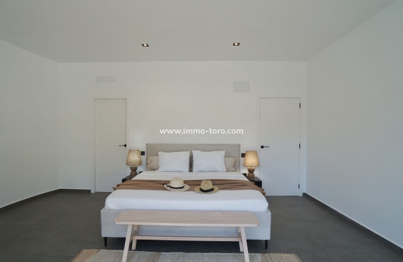 4 Zimmer Villa zu verkaufen in Moraira mit Pool - 1.495.000 € (Ref: 9958865)