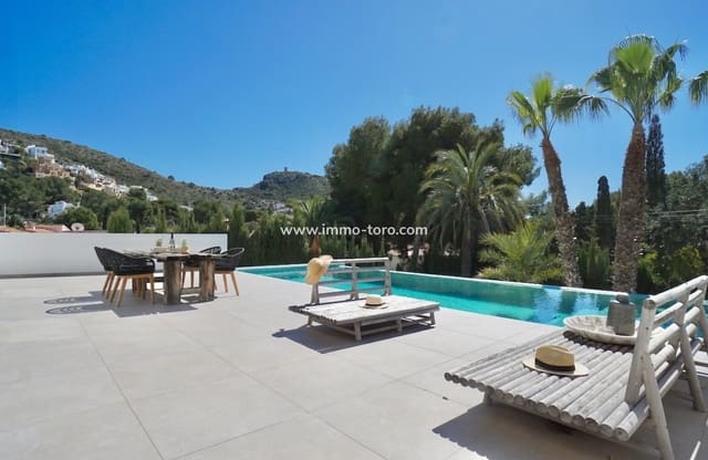 4 soverom Villa til salgs i Moraira, Teulada-Moraira med svømmebasseng - € 1 495 000 (Ref: 9958865)
