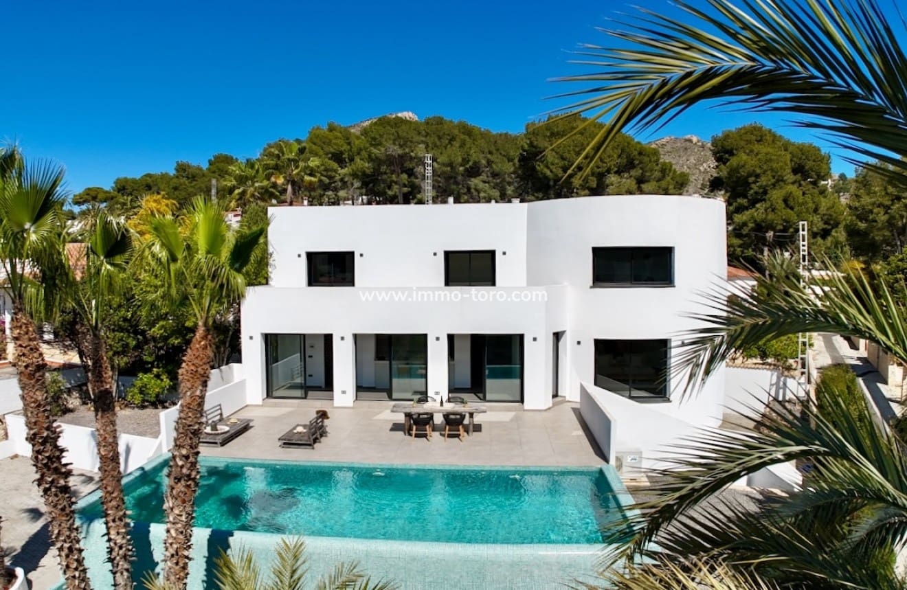 4 Zimmer Villa zu verkaufen in Moraira mit Pool - 1.495.000 € (Ref: 9958865)