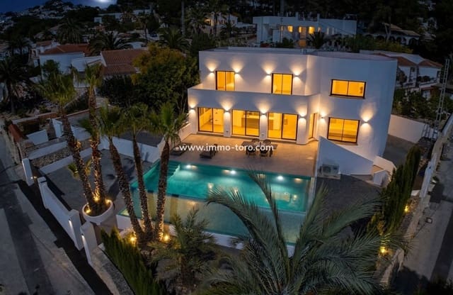 4 soverom Villa til salgs i Moraira, Teulada-Moraira med svømmebasseng - € 1 495 000 (Ref: 9958865)