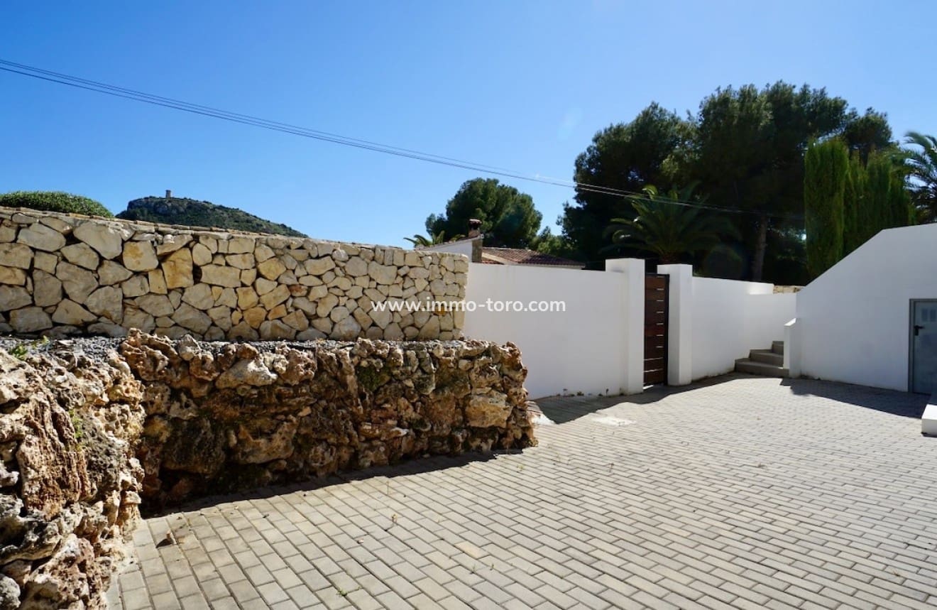 4 Zimmer Villa zu verkaufen in Moraira mit Pool - 1.495.000 € (Ref: 9958865)