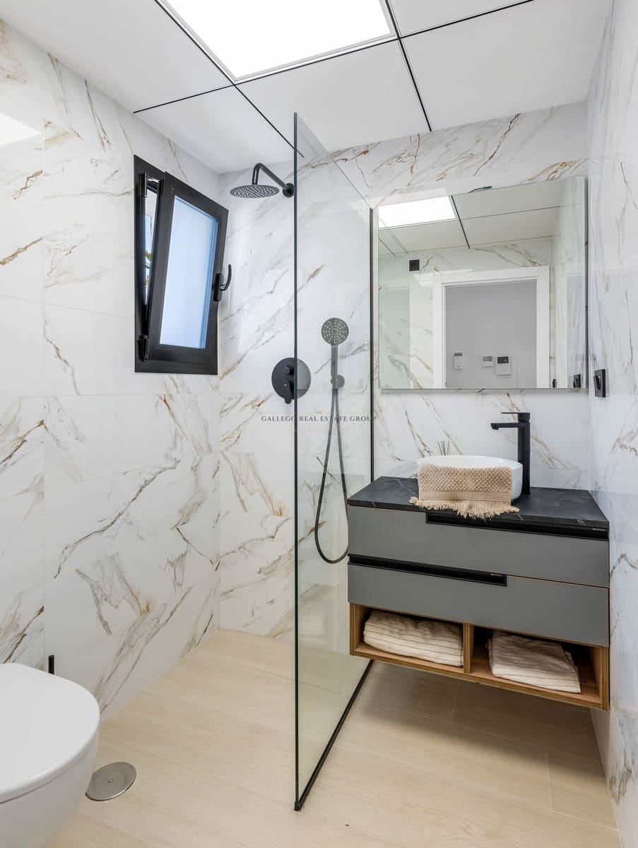 Ático de 3 habitaciones en Guardamar del Segura en venta con piscina - 251.000 € (Ref: 9683881)