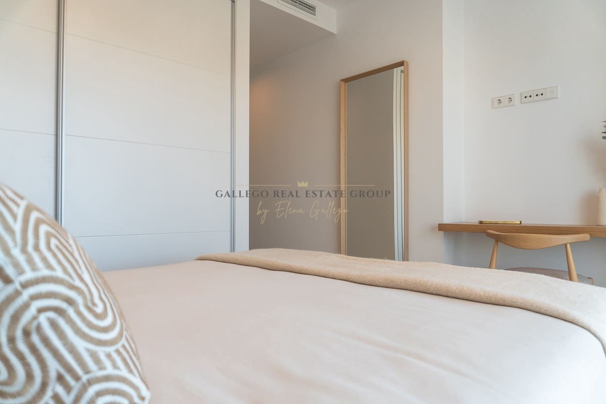 2 bedroom Flat for sale in Playa Flamenca with pool - € 325,000 (Ref: 9694437)