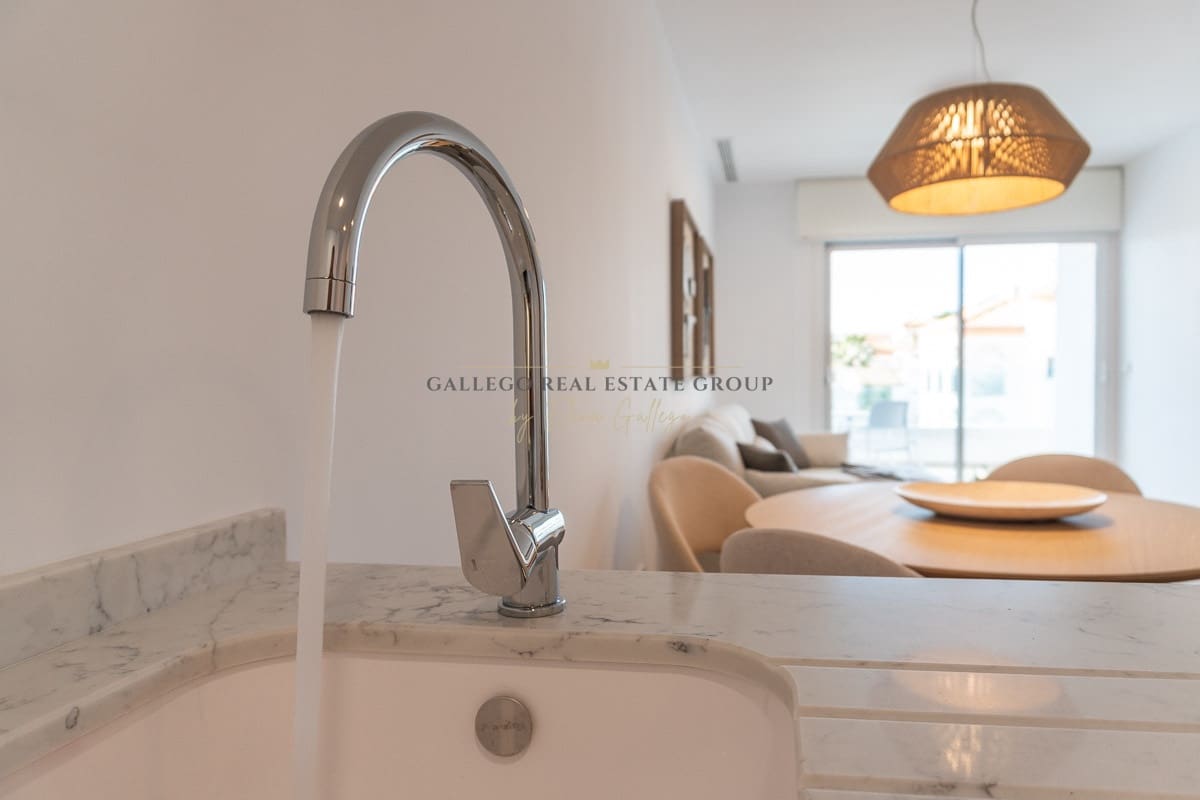 2 bedroom Flat for sale in Playa Flamenca with pool - € 325,000 (Ref: 9694437)