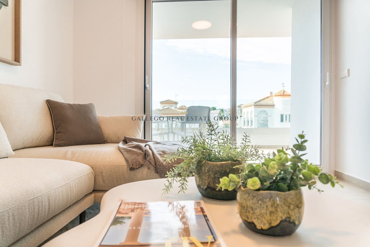 2 bedroom Flat for sale in Playa Flamenca with pool - € 325,000 (Ref: 9694437)