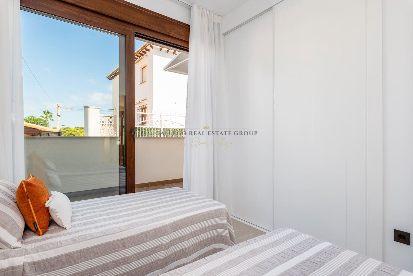 3 soveværelse Bungalow til salg i Torrevieja med swimmingpool - € 330.000 (Ref: 9872733)