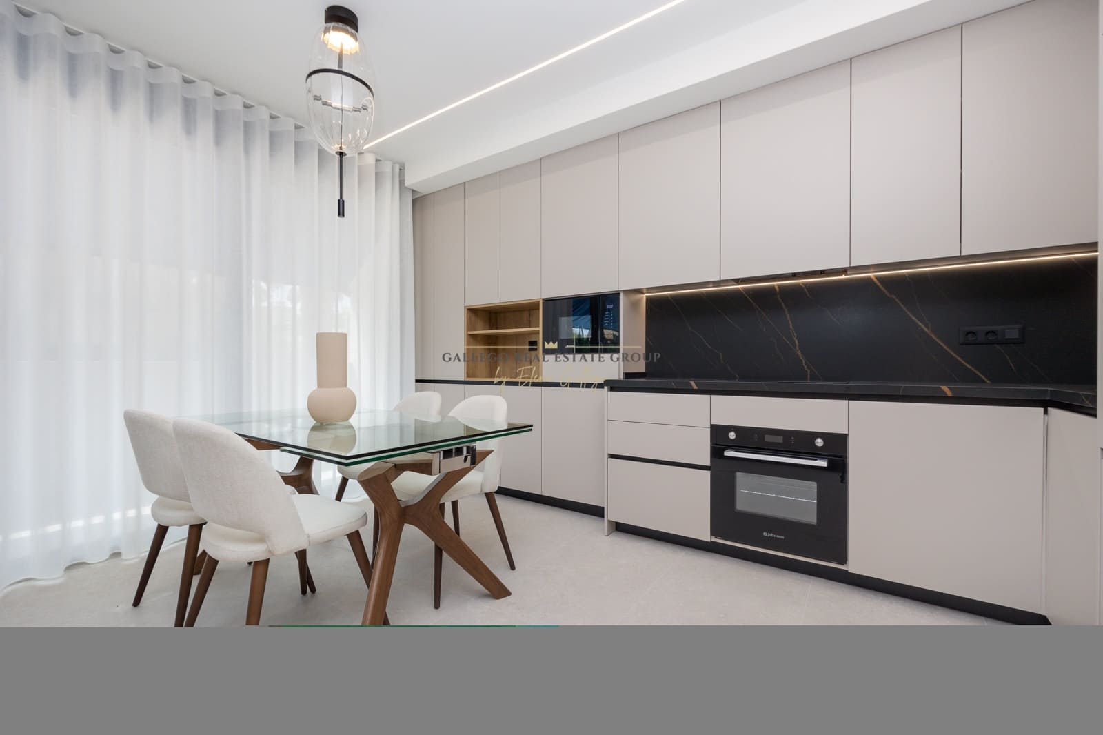2 sypialnia Apartament na sprzedaż w Guardamar del Segura z basenem garażem - 315 000 € (Ref: 9872740)