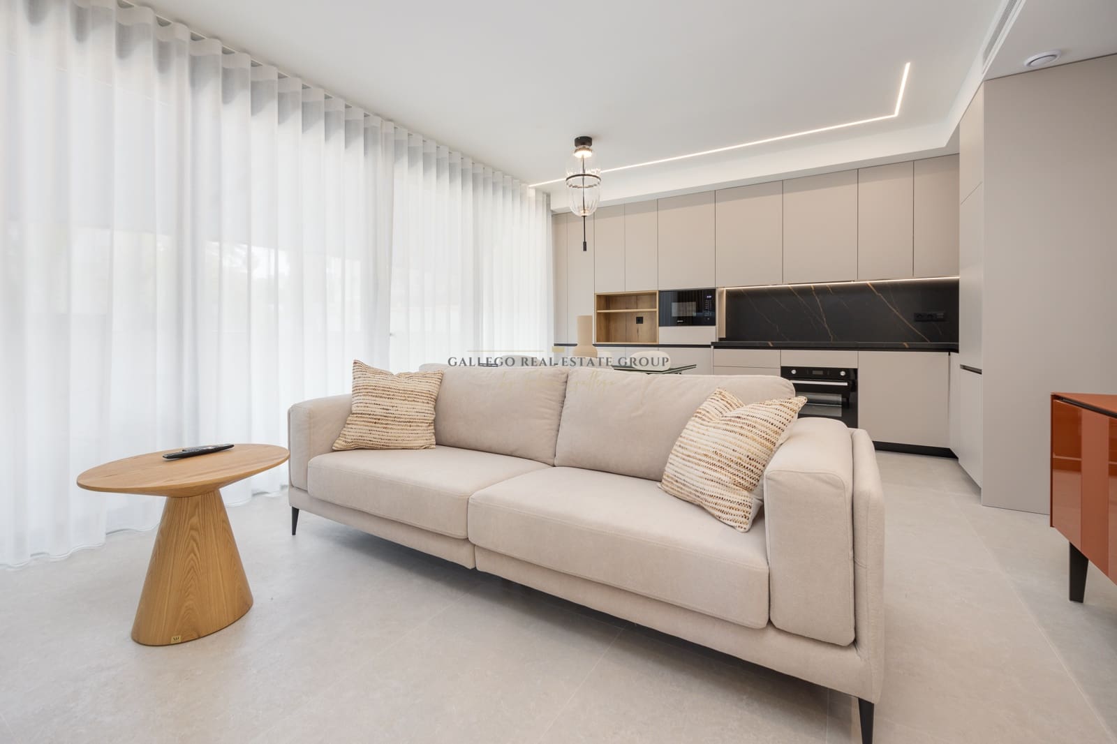2 sypialnia Apartament na sprzedaż w Guardamar del Segura z basenem garażem - 315 000 € (Ref: 9872740)