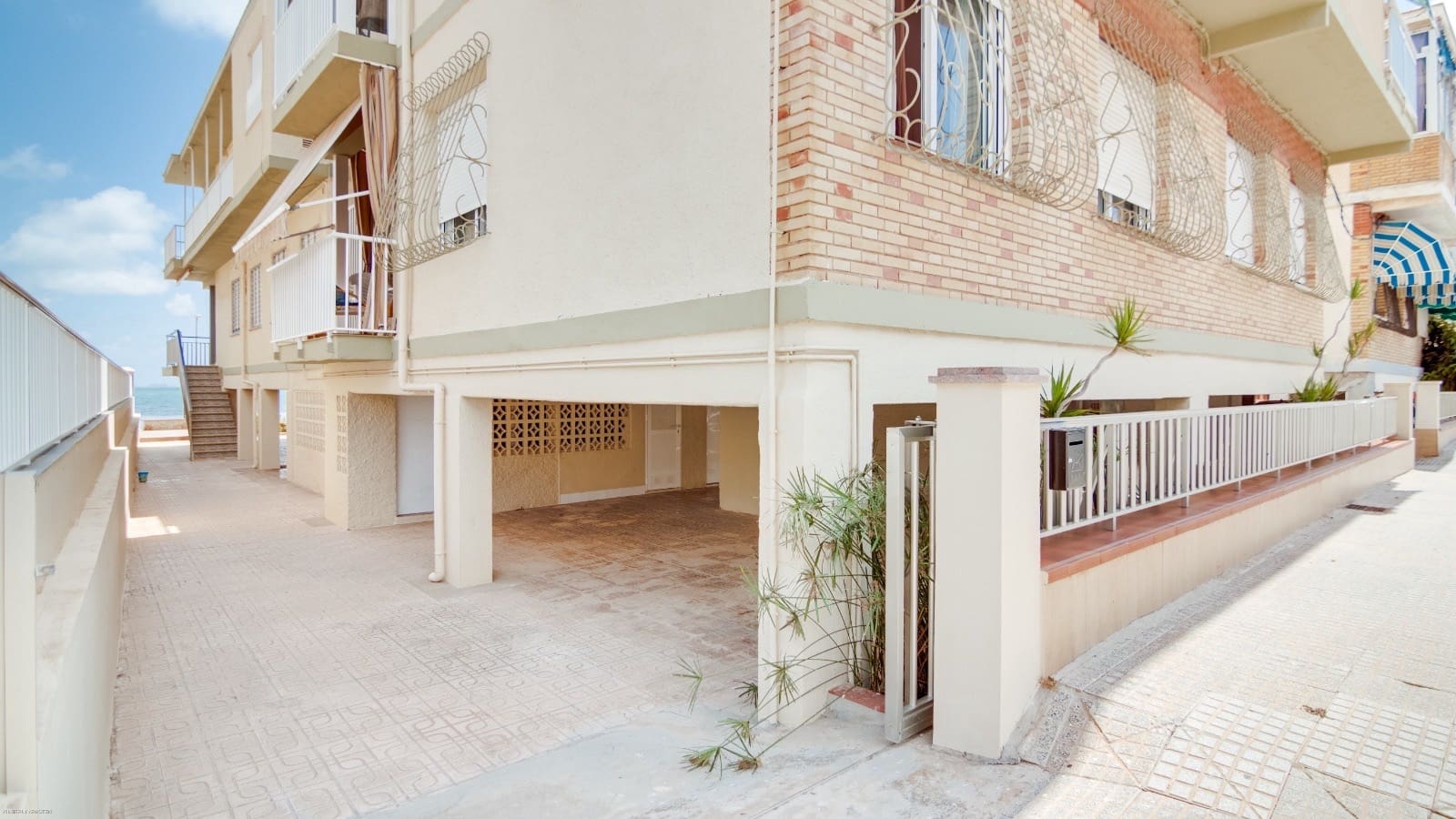 Apartamento de 2 habitaciones en Los Urrutias en venta - 110.000 € (Ref: 10011933)