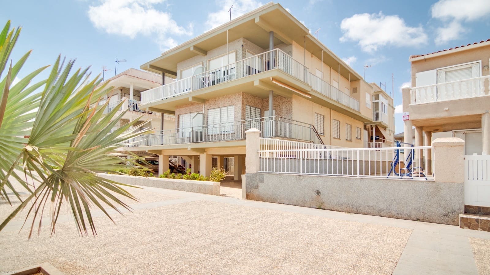 Apartamento de 2 habitaciones en Los Urrutias en venta - 110.000 € (Ref: 10011933)
