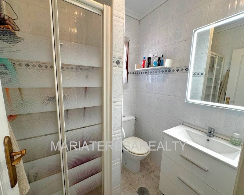 2 makuuhuone Omakotitalo myytävänä paikassa Los Narejos mukana uima-altaan - 219 000 € (Ref: 10022996)