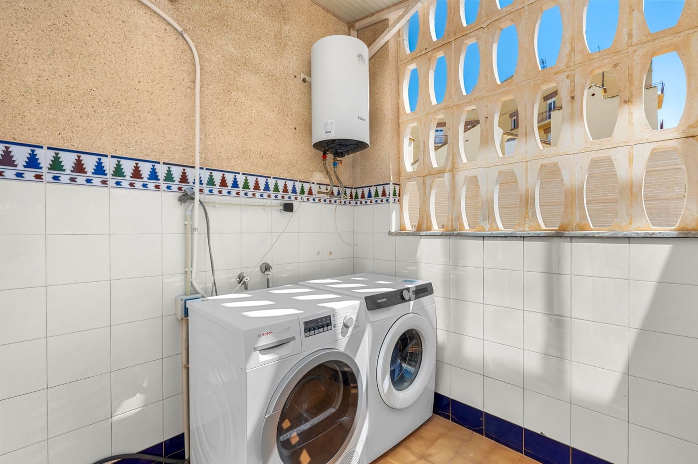 3 soveværelse Byhus til salg i Estrella de Mar med garage - € 220.000 (Ref: 10039983)