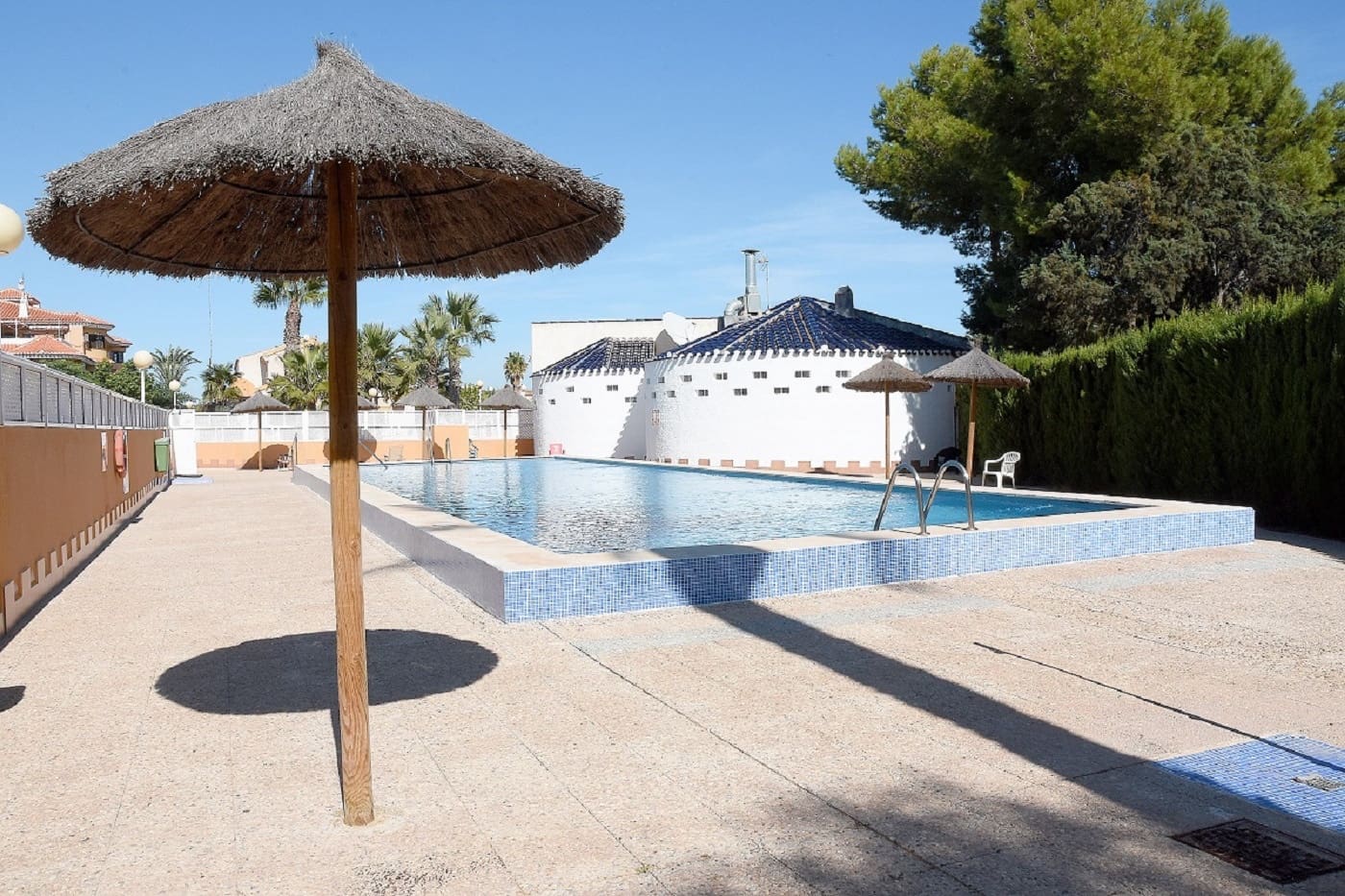 2 soveværelse Lejlighed til salg i Estrella de Mar med swimmingpool - € 135.000 (Ref: 10141360)