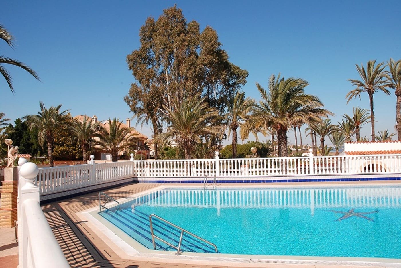 2 soveværelse Lejlighed til salg i Estrella de Mar med swimmingpool - € 135.000 (Ref: 10141360)